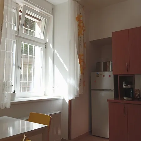 Vinohrady Garden Apartment *
