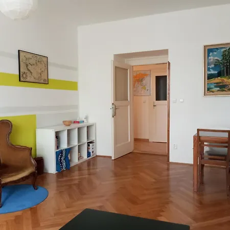 Vinohrady Garden Apartment *
