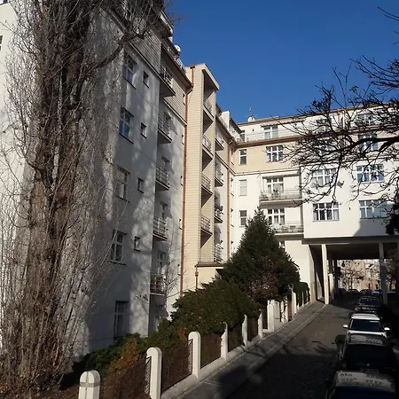 Vinohrady Garden Apartment